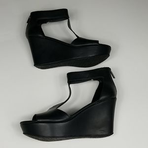 Kenneth Cole Reaction 8 1/2 Sole Kick platforms